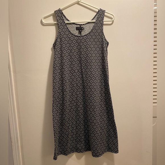 Black and white pattern dress - Picture 1 of 3